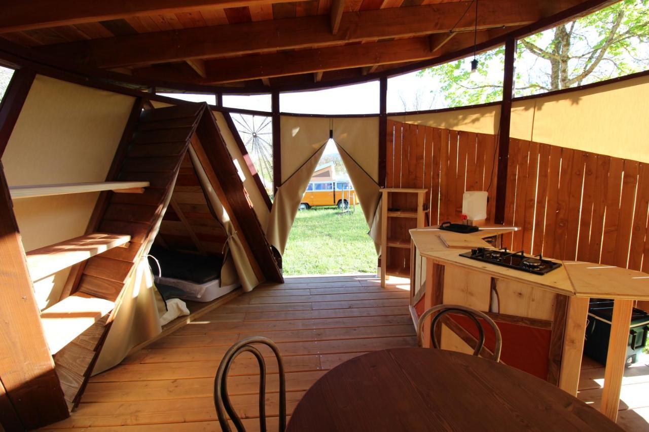Habitat Createur - Hebergements Insolites Au Camping Municipal "Les Ecureuils" Recoubeau-Jansac Exterior foto